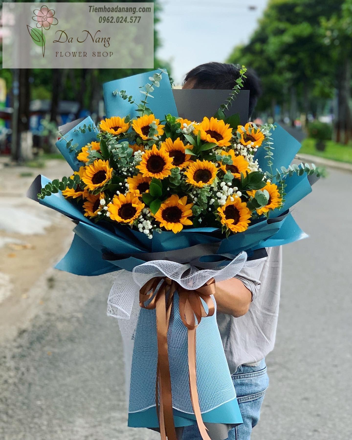 Romantic Red Roses Bouquet