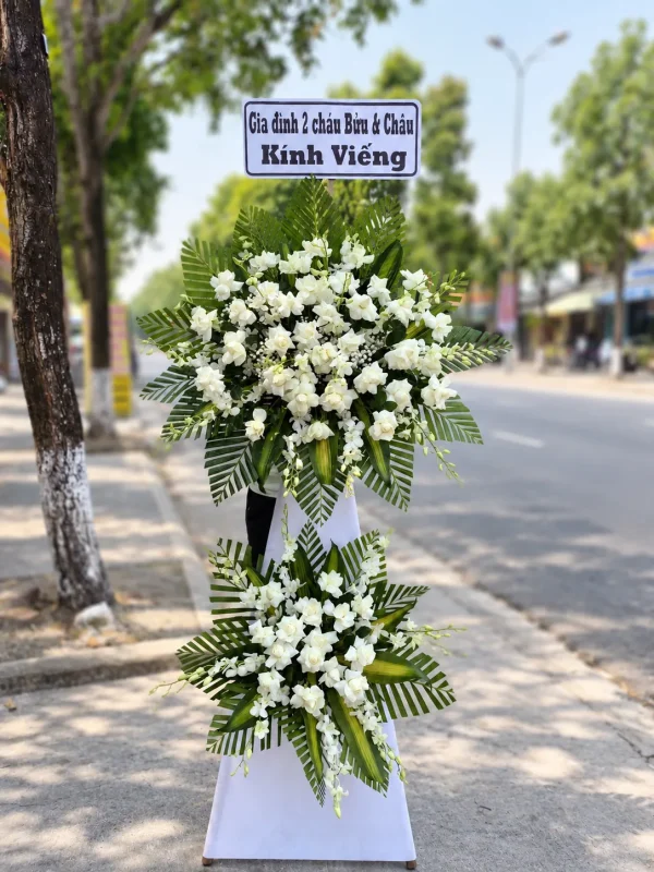 Thành Tâm – Kệ Hoa Viếng Trắng Xanh – Tiệm Hoa Nắng